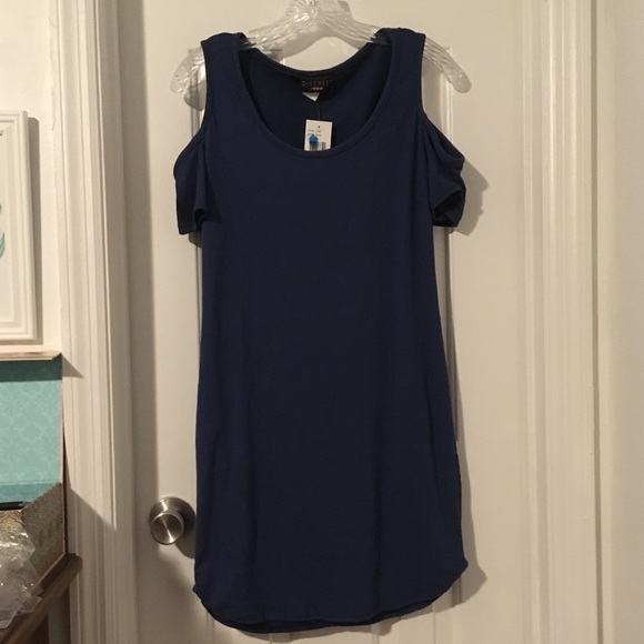 Discreet Dresses & Skirts - MOVING SALE!! Cutout shoulder soft dress